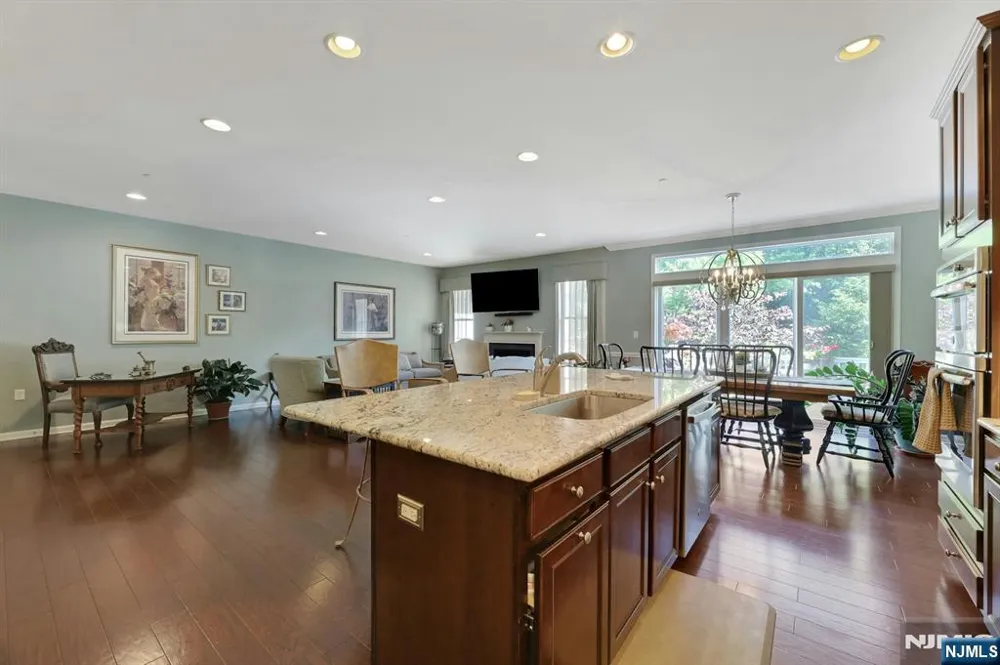 78 Autumn Way 15 Montvale, NJ 07645