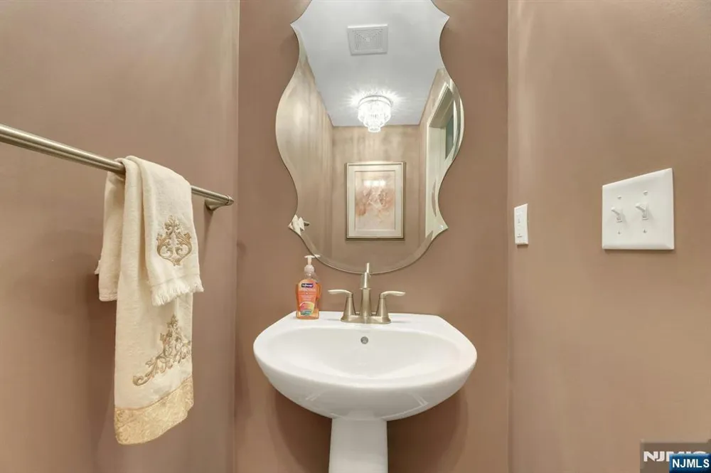 78 Autumn Way 15 Montvale, NJ 07645