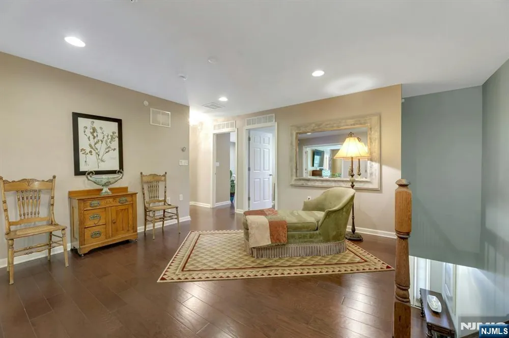 78 Autumn Way 15 Montvale, NJ 07645