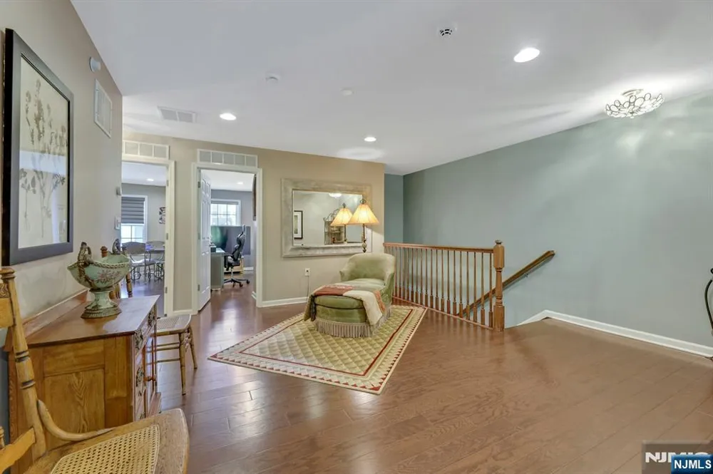 78 Autumn Way 15 Montvale, NJ 07645