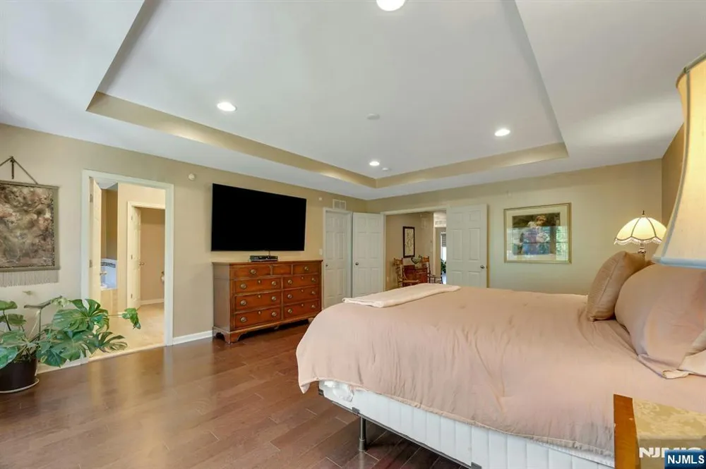 78 Autumn Way 15 Montvale, NJ 07645