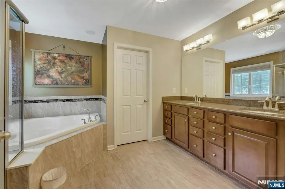 78 Autumn Way 15 Montvale, NJ 07645