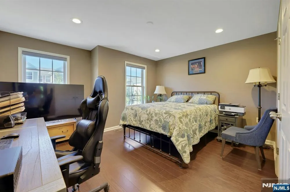 78 Autumn Way 15 Montvale, NJ 07645