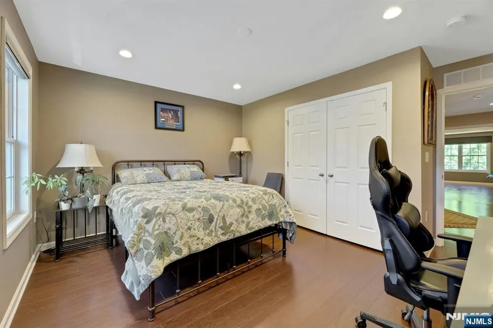 78 Autumn Way 15 Montvale, NJ 07645