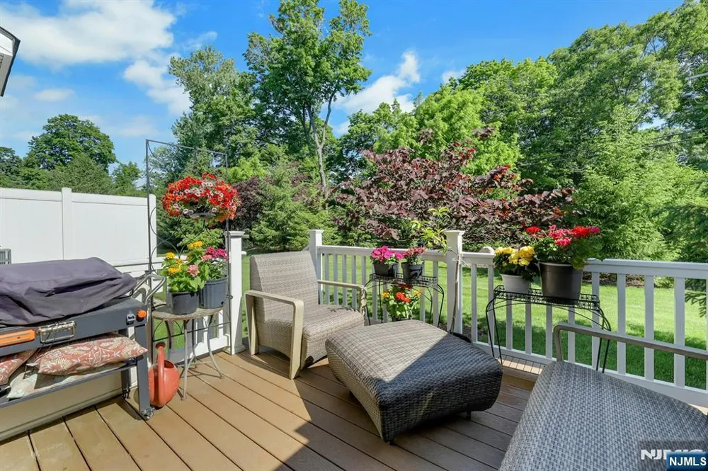 78 Autumn Way 15 Montvale, NJ 07645