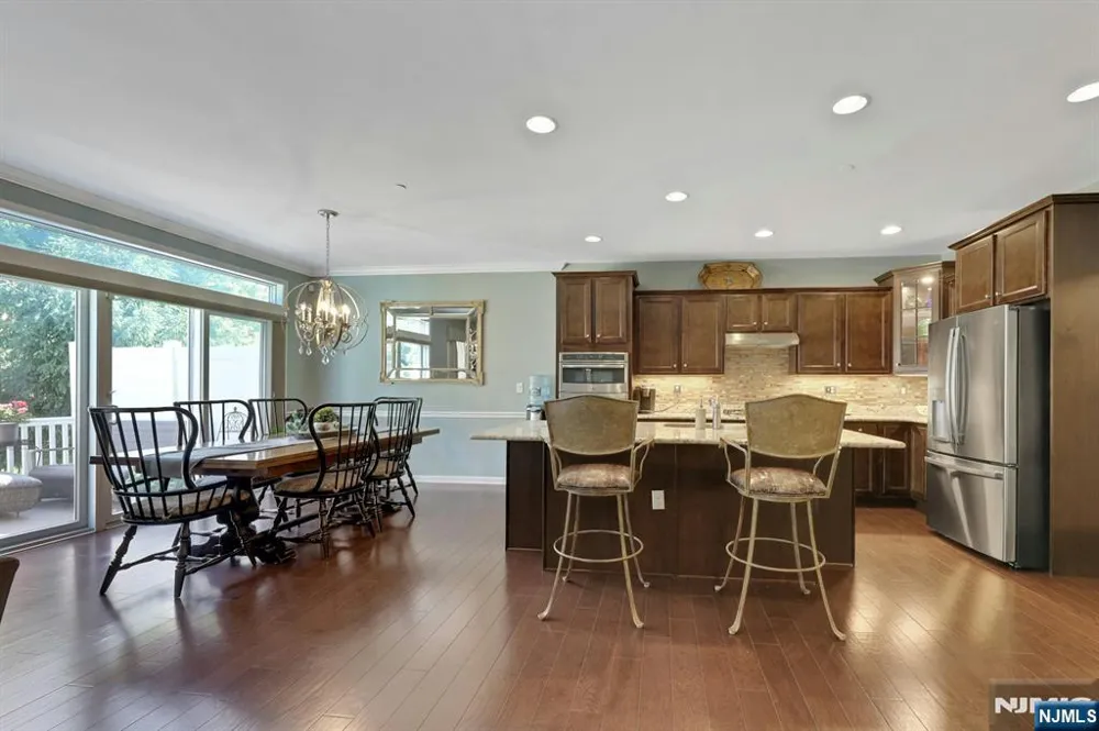 78 Autumn Way 15 Montvale, NJ 07645