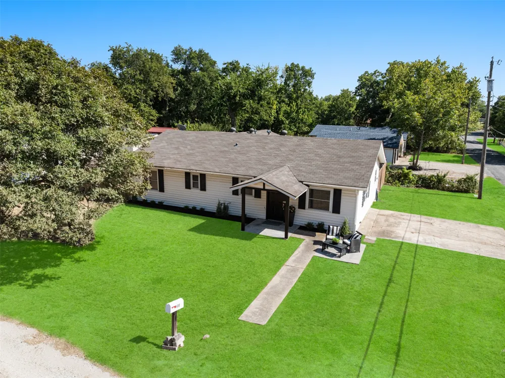 400 Denton Street Howe, TX 75459