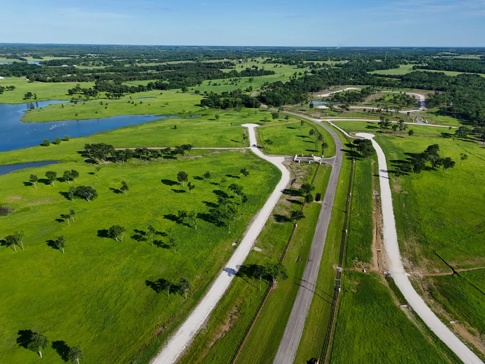 352 Lakeshore Lane Windom, TX 75492