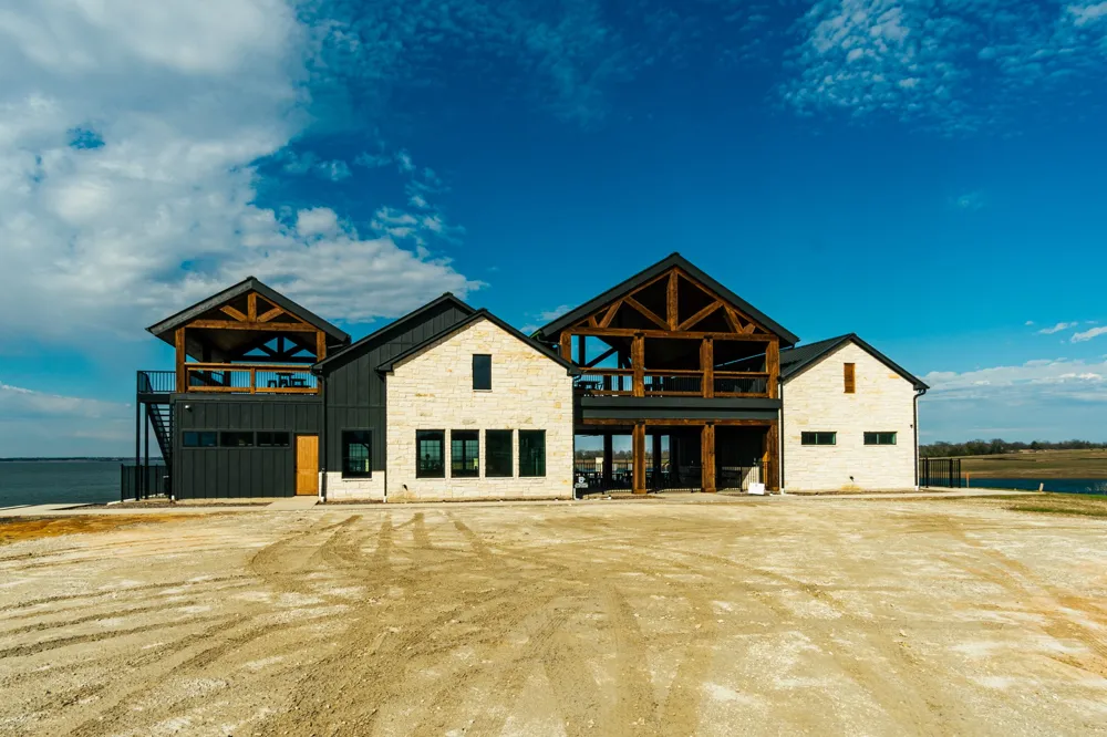 352 Lakeshore Lane Windom, TX 75492
