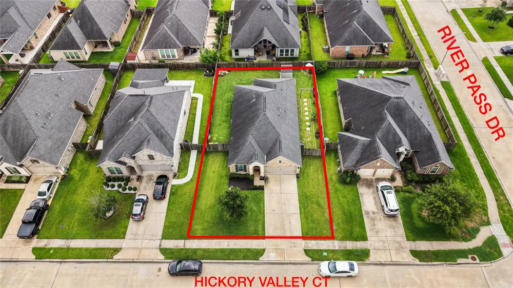 2109 Hickory Valley Court Pearland, TX 77581