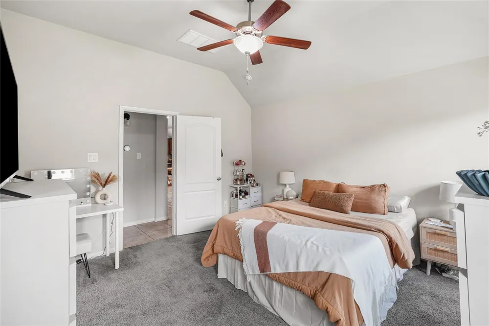 2109 Hickory Valley Court Pearland, TX 77581