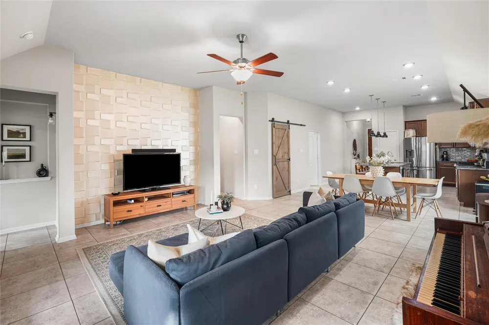 2109 Hickory Valley Court Pearland, TX 77581