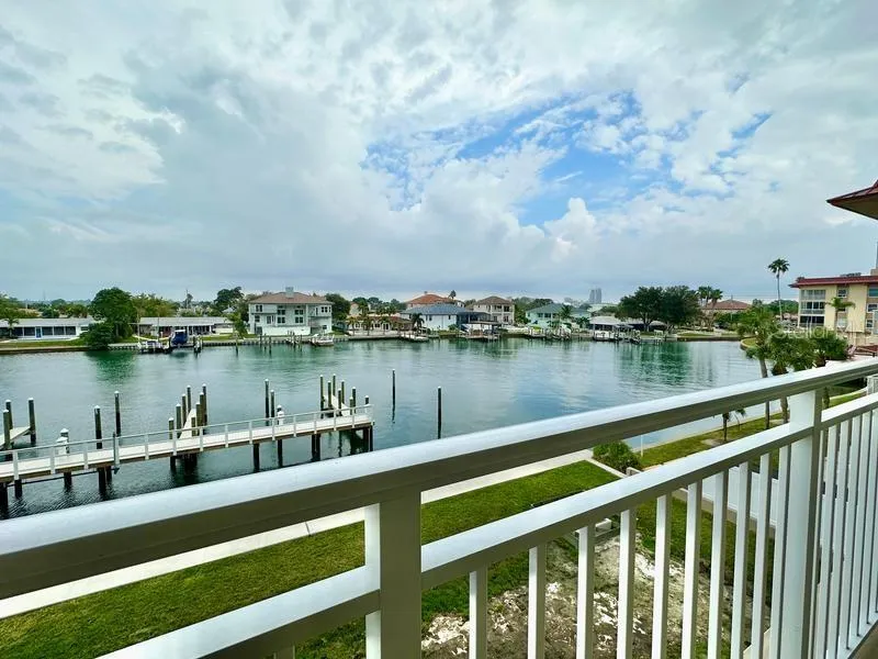 125 ISLAND WAY #305 Clearwater, FL 33767