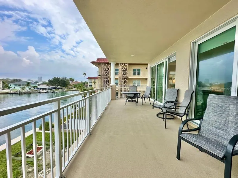 125 ISLAND WAY #305 Clearwater, FL 33767