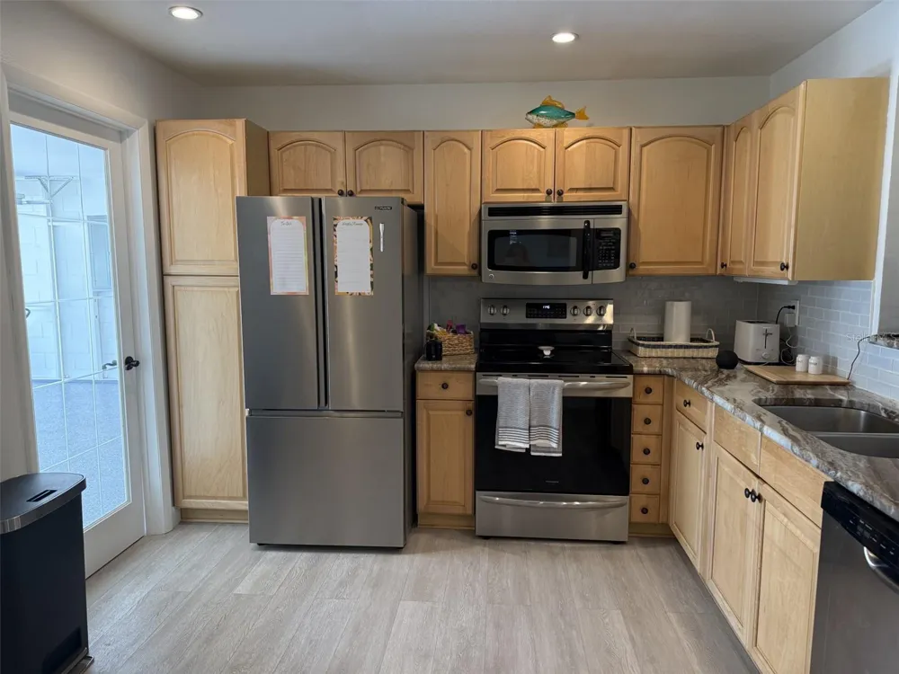 10026 83RD CIRCLE Seminole, FL 33777
