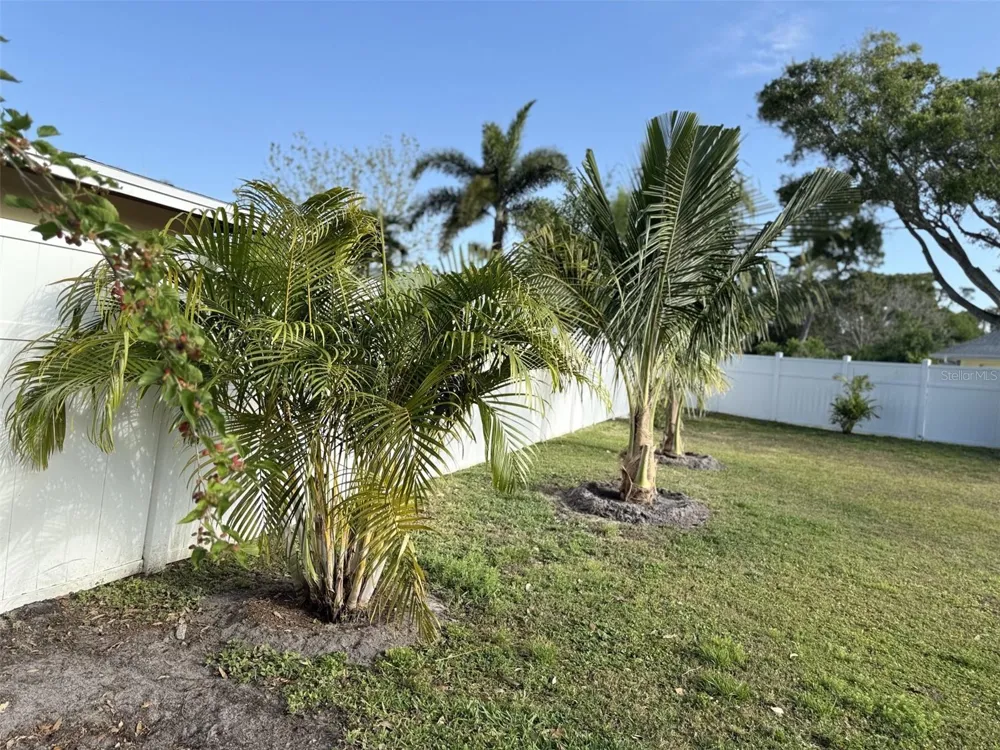 10026 83RD CIRCLE Seminole, FL 33777