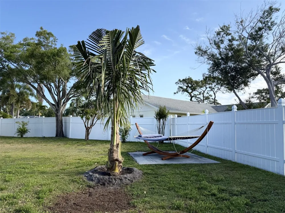 10026 83RD CIRCLE Seminole, FL 33777