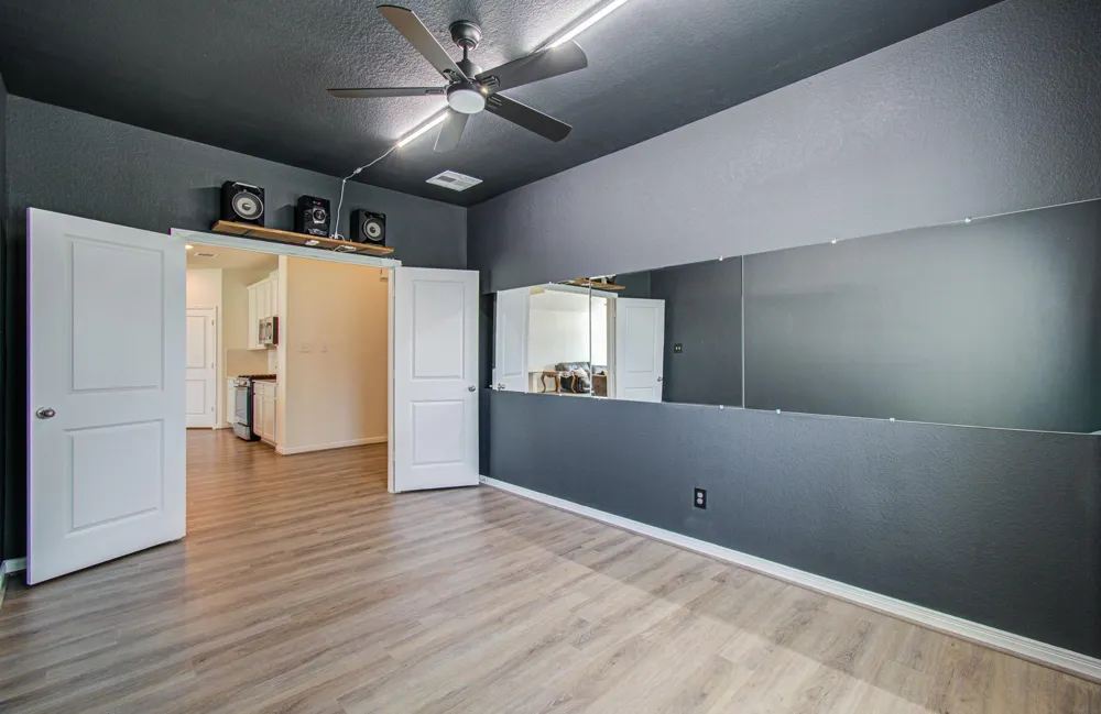 537 Green Meadows Drive West Columbia, TX 77486
