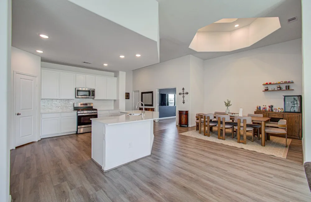 537 Green Meadows Drive West Columbia, TX 77486
