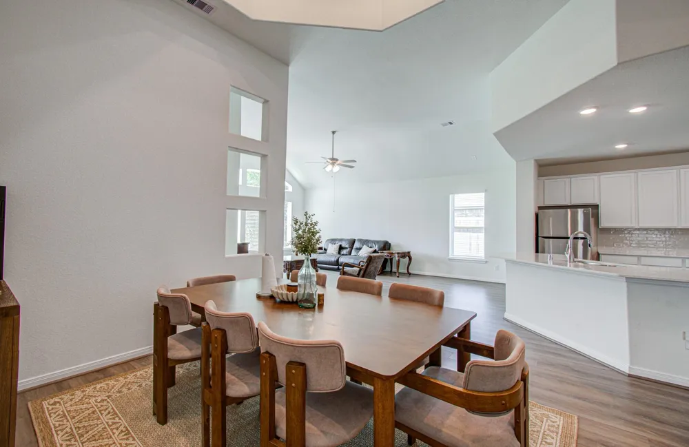 537 Green Meadows Drive West Columbia, TX 77486