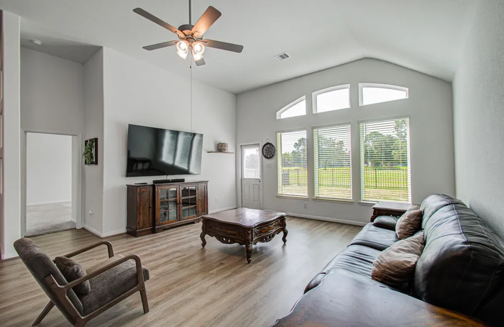 537 Green Meadows Drive West Columbia, TX 77486