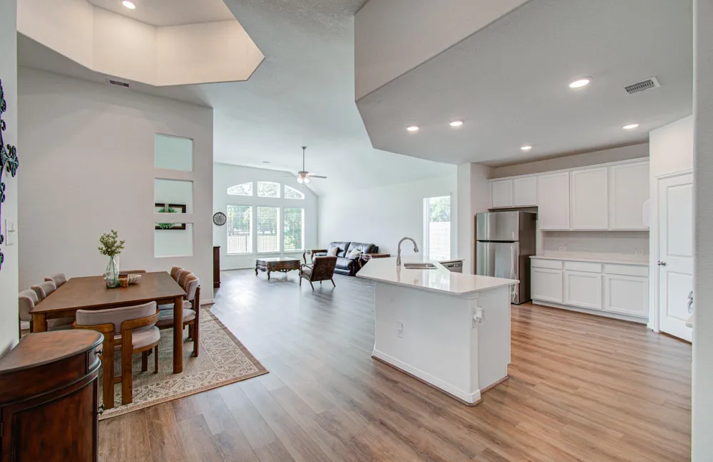 537 Green Meadows Drive West Columbia, TX 77486