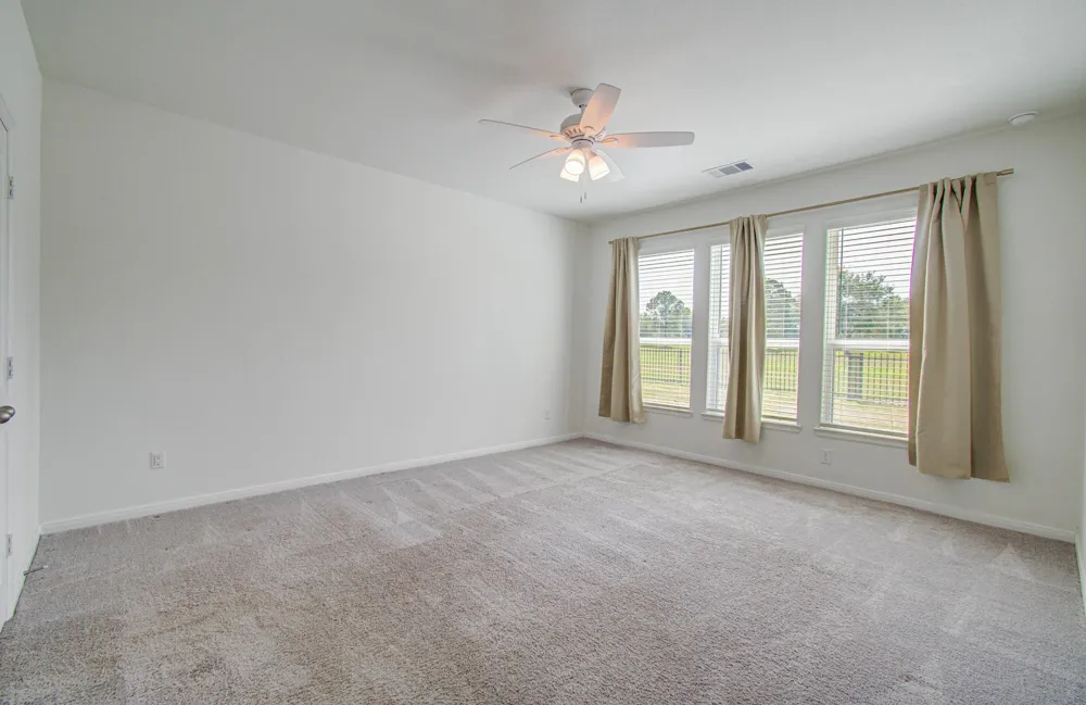 537 Green Meadows Drive West Columbia, TX 77486