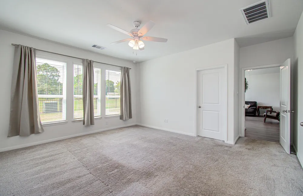 537 Green Meadows Drive West Columbia, TX 77486