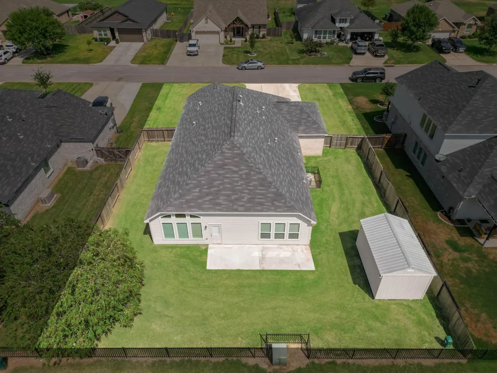 537 Green Meadows Drive West Columbia, TX 77486