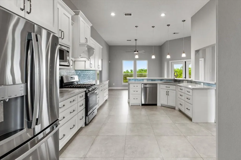 218 Debbie Lane San Leon, TX 77539