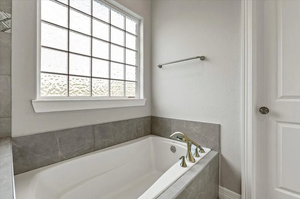 218 Debbie Lane San Leon, TX 77539