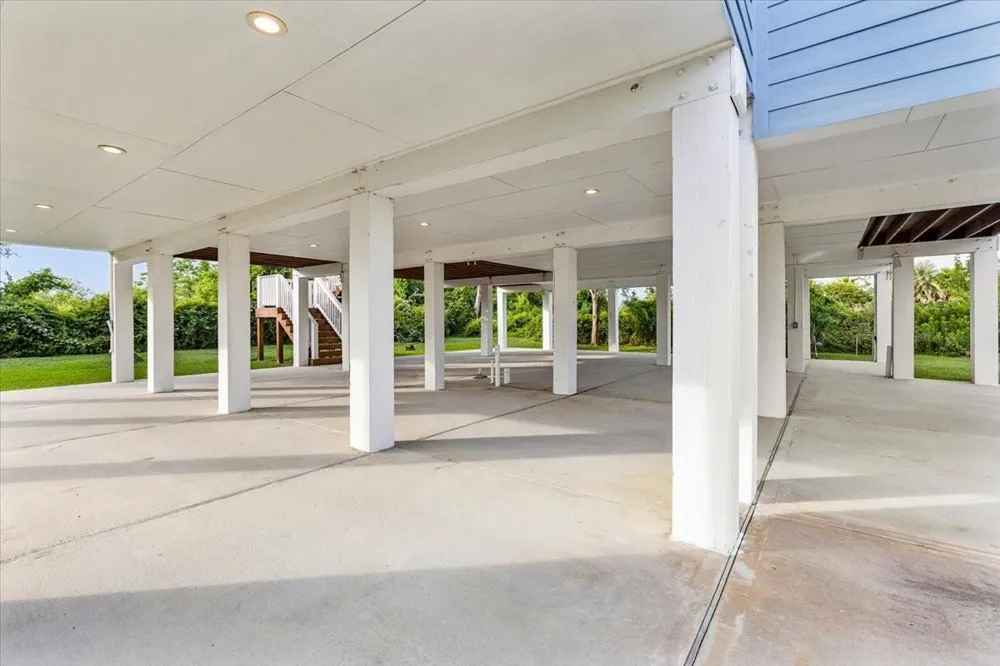 218 Debbie Lane San Leon, TX 77539
