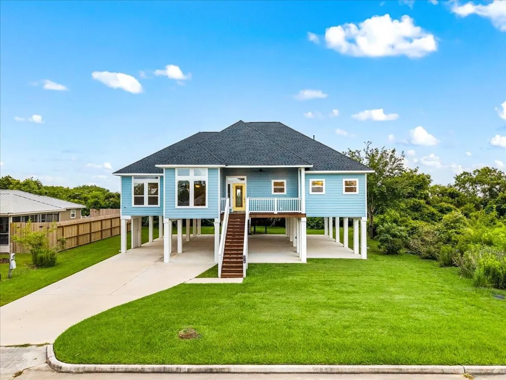 218 Debbie Lane San Leon, TX 77539