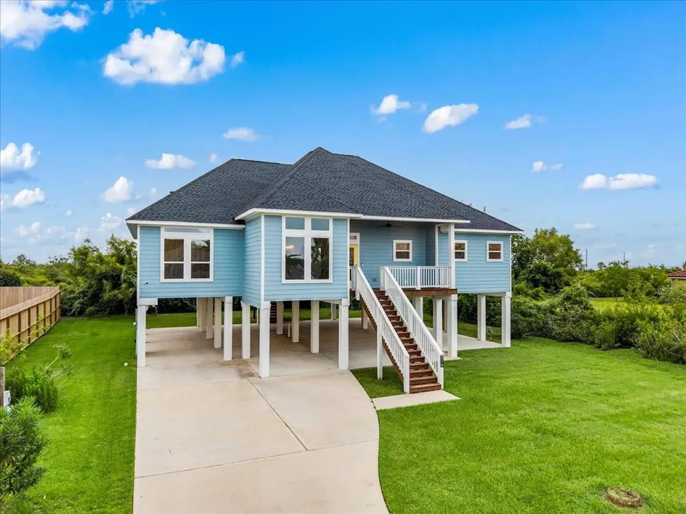 218 Debbie Lane San Leon, TX 77539