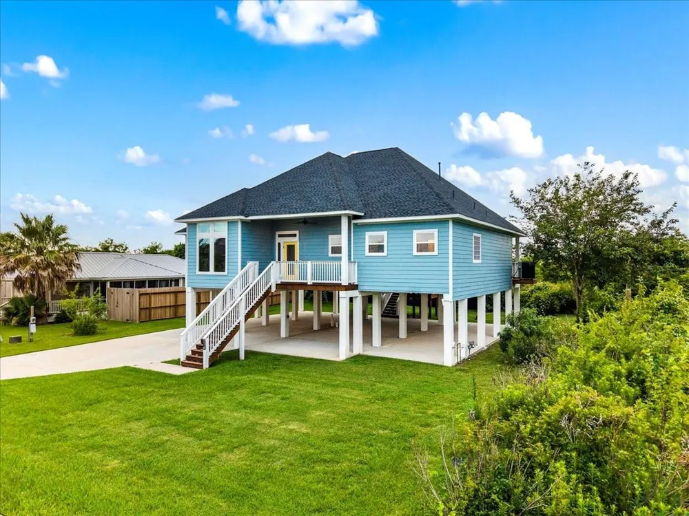 218 Debbie Lane San Leon, TX 77539