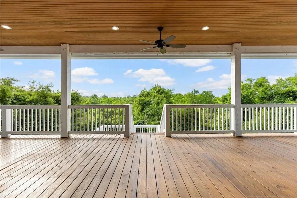 218 Debbie Lane San Leon, TX 77539
