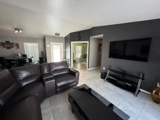 924 CUMBERLAND TERRACE Davie, FL 33325