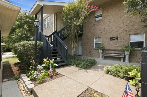 1809 Brockton Pl