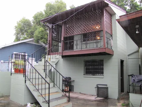 1010 1/2 E 14TH AVENUE