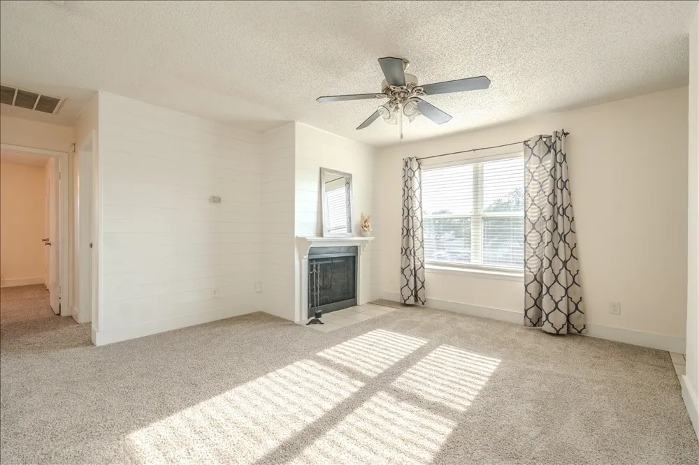2200 E Trinity Mills Road #516 Carrollton, TX 75006