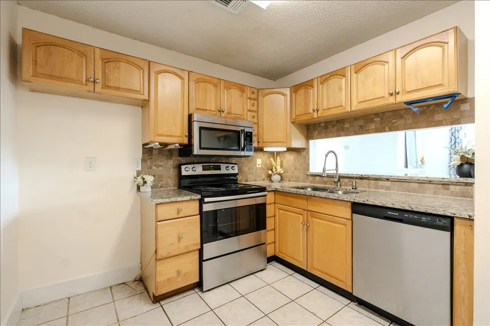2200 E Trinity Mills Road #516 Carrollton, TX 75006