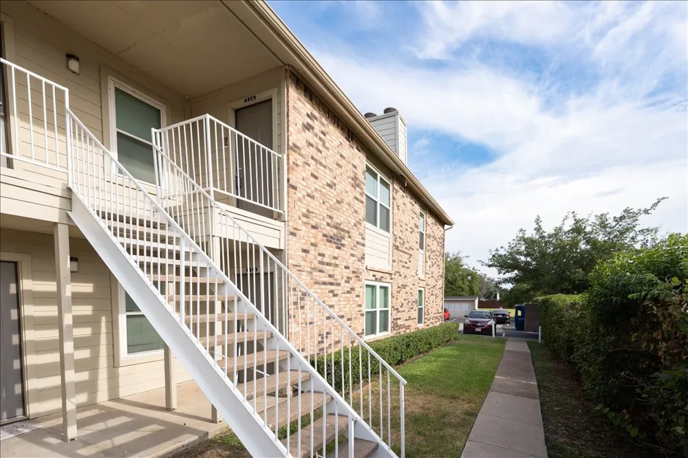 2200 E Trinity Mills Road #516 Carrollton, TX 75006