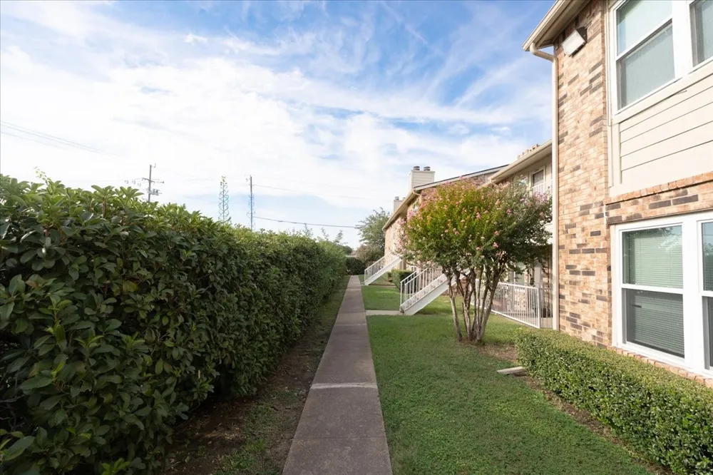 2200 E Trinity Mills Road #516 Carrollton, TX 75006