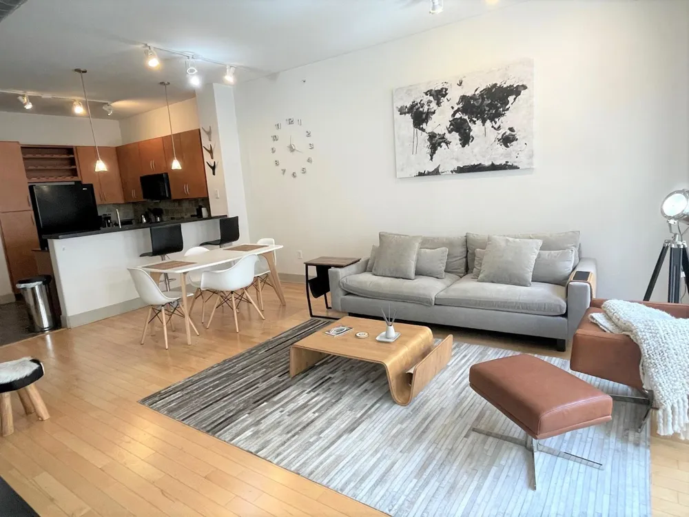 1901 Post Oak Boulevard #2605 Houston, TX 77056