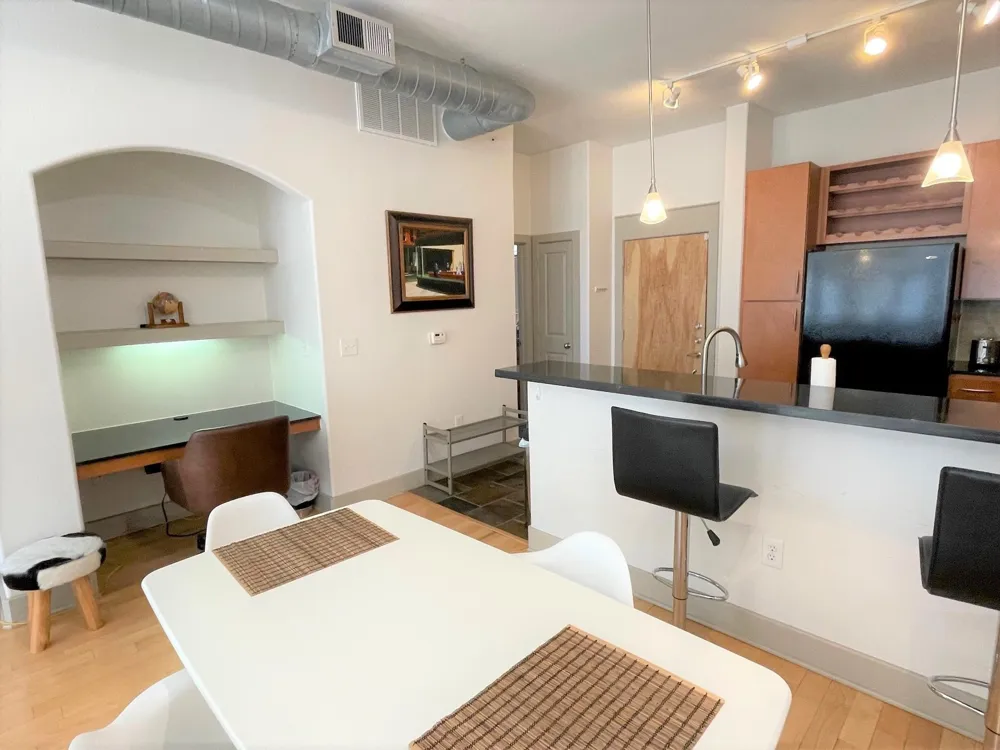 1901 Post Oak Boulevard #2605 Houston, TX 77056