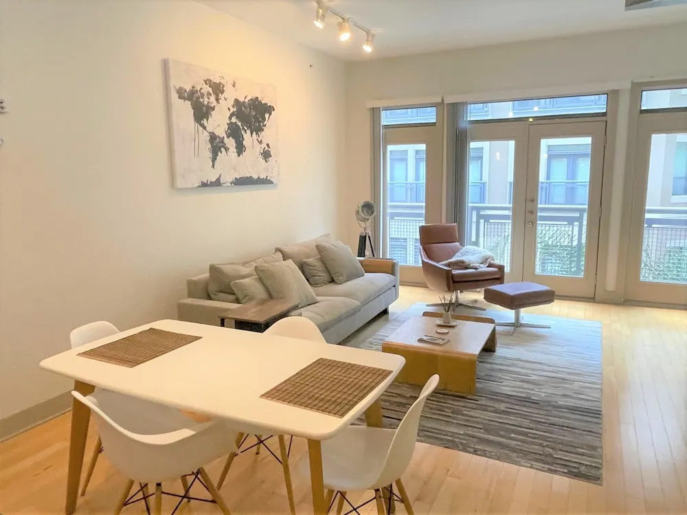 1901 Post Oak Boulevard #2605 Houston, TX 77056