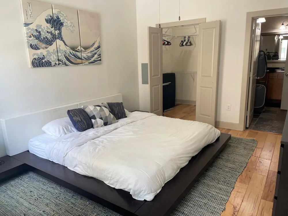 1901 Post Oak Boulevard #2605 Houston, TX 77056