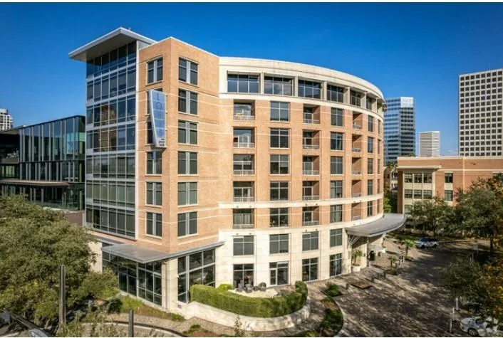 1901 Post Oak Boulevard #2605 Houston, TX 77056