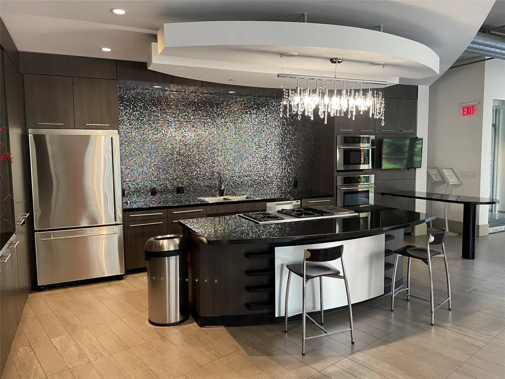 1901 Post Oak Boulevard #2605 Houston, TX 77056