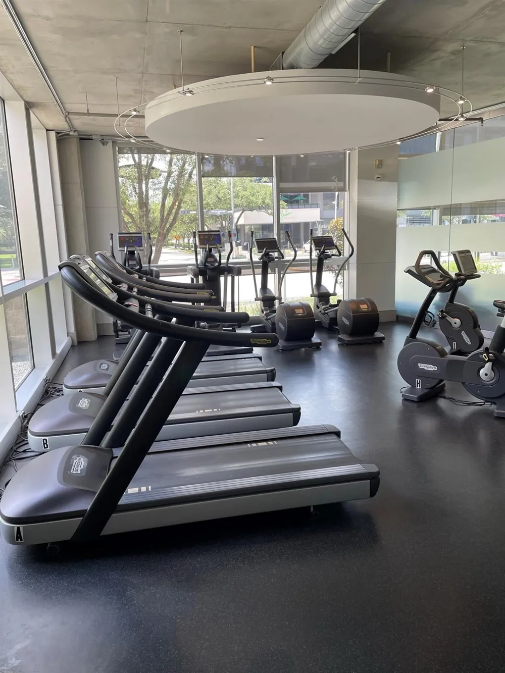 1901 Post Oak Boulevard #2605 Houston, TX 77056
